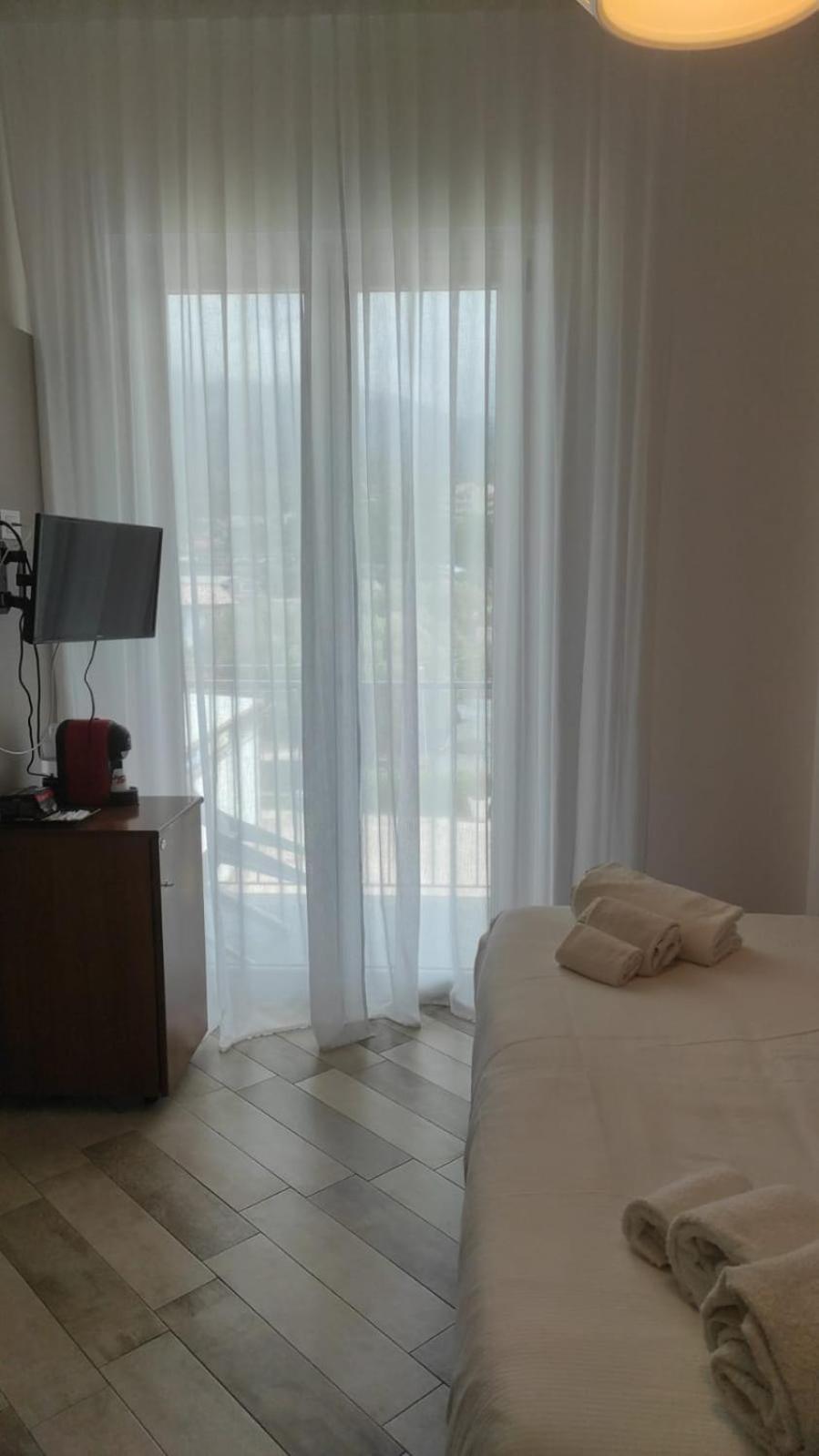 La Perla Del Tirreno Guest House Sapri Dış mekan fotoğraf